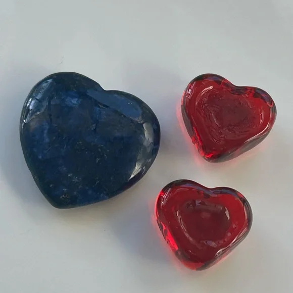 Heart-Shaped Blue and Red Decorative Stones - Picture 1 of 4